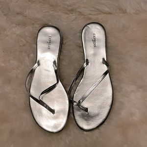 Express flat sandals